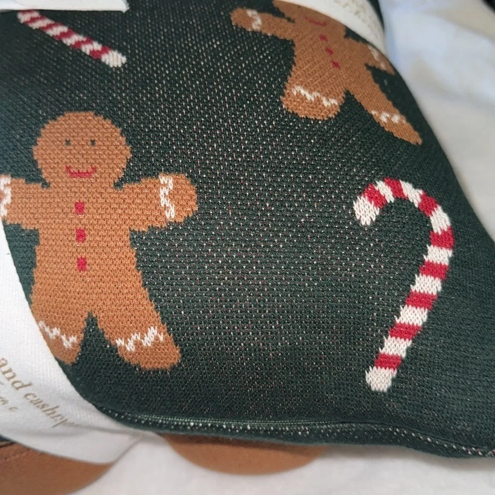 Cupcakes & Cashmere Gingerbread Pillow Set 2 pk New